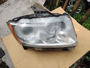 Faro de xenón oculto para pasajeros Jeep Grand Cherokee 2011-2013 - Imagen 1 de 3