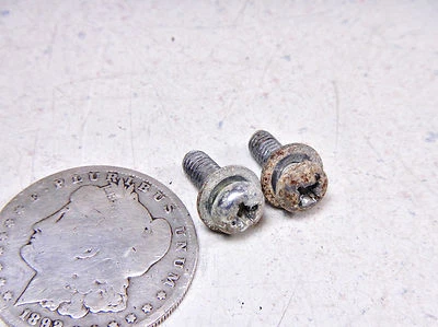 Suzuki RM465 1982 ESTATOR ALTERNADOR GENERADOR TORNILLOS DE MONTAJE Foto 1 de 3