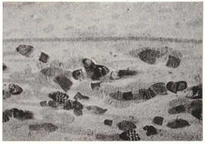 Original vintage 1970s abstract footprints, found photo, artistic - Picture 1 of 2