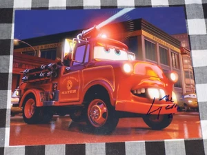 Foto firmada por Larry the Cable Guy 8x10 Mater coches de Disney - Imagen 1 de 1
