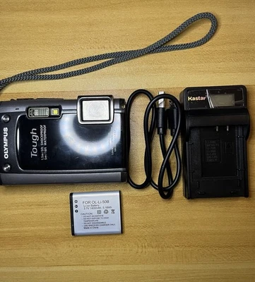 Cámara digital Olympus Tough TG-610 impermeable | 14 MP, a prueba de golpes - con cargador Foto 1 de 4