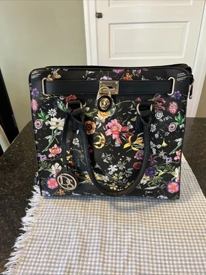 Bolsa Dasein Feminina Moda Couro Sintético Preta Floral Linda (LS) - Imagem 1 de 4