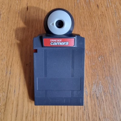 Game Boy Camera ROSSA ORIGINALE - Immagine 1 di 4