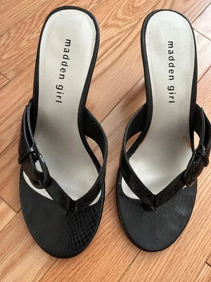 Zapatos de vestir para damas Madden Girl talla 6 negros punta abierta tacón de 2-1/2"  Foto 1 de 4