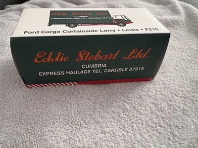 Camión de carga Atlas Editions Eddie Stobart Ford lado cortina 'Leslie' F210 en caja  Foto 1 de 3
