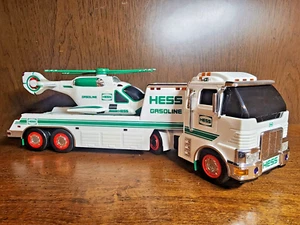 Camion ed elicottero giocattolo ad olio Hess versione 2006 con scatola, testato e funzionante - Foto 1 di 9