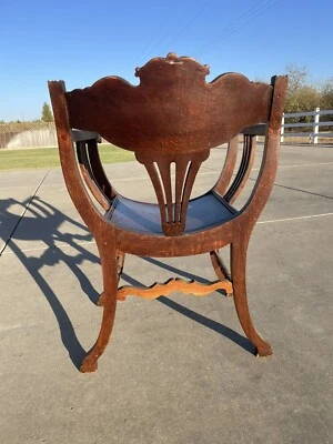 Silla renacentista tallada  Foto 1 de 4