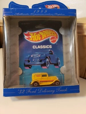 Camión de reparto Ford Hot Wheels Classics 32 1997 1:64 nuevo en tarjeta envío rápido  Foto 1 de 4
