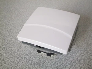 KOPP Wechselschalter MALIBU arktis-weiss UP Unterputz Universalschalter Aus - Bild 1 von 1