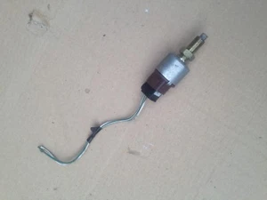 TOYOTA HIACE 2.4D 96-06 BRAKE LIGHT SWITCH - Picture 1 of 1