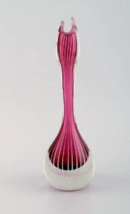 Swedish glass artist. Organically shaped vase in violet and clear art glass - Picture 1 of 5
