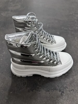 Alexander McQueen Zapatillas Metálicas Medio Tobillo Botines Plateados y Blancos 40.5 $850 Foto 1 de 4