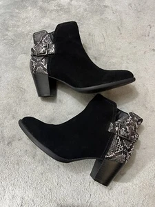 New Vionic Women’s 7.5 Ankle Boots Naomi Snake Black Suede Leather Zip Booties - Picture 1 of 9
