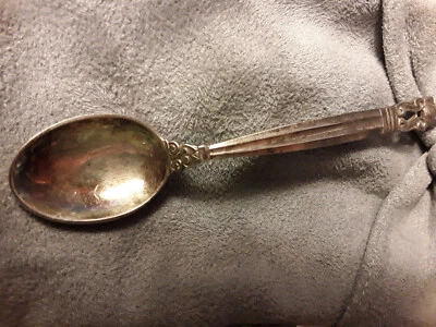 Mini cuchara plateada. Patrón "Bellota". Dinamarca, año 1928, Georg Jensen. Foto 1 de 3