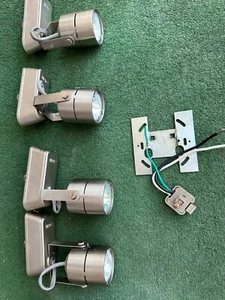 Paquete de 4 cabezales de oruga de bajo voltaje serie J WAC Lighting 50 W níquel cepillado - Imagen 1 de 6