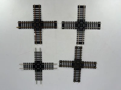 Atlas HO Scale Lot of (4) 90 Degree Crossing Good Condition - Image 1 of 4