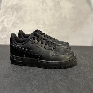 Scarpe Nike Air Force 1 basse LE AF1 giovani taglia 11C nere triple nere sneaker - Foto 1 di 9
