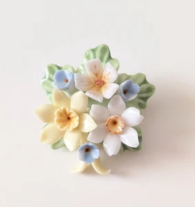 Vintage Porzellan handbemalte Garten Blumenstrauß Brosche Anstecknadel 45 mm - Bild 1 von 4