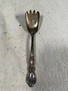 Vintage 1847 Rogers Bros Heritage pattern Nut Serving Spoon c1900s - Picture 1 of 4