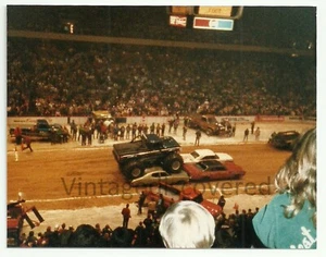 Foto instantánea original vintage Big Foot Monster Truck The Spectrum Philly años 80 - Imagen 1 de 1