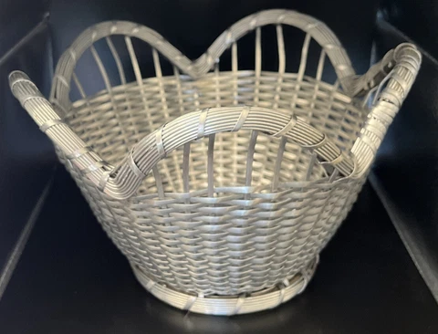 Vintage Unique Medal Wired Woven Fruit Basket 10” X 7” Scalloped Edge Cover