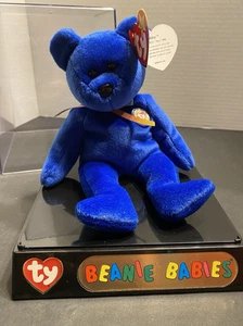 Ty Beanie Baby Clubby 1998 MINT In Collector's Acrylic Black Bottom Case - Picture 1 of 9
