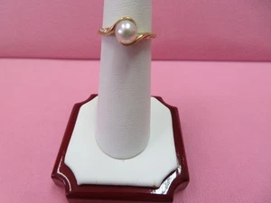 Anello Helzberg HDS 10K in oro giallo massiccio con perle lucide alte - misura 6 -2,53 grammi - Foto 1 di 10