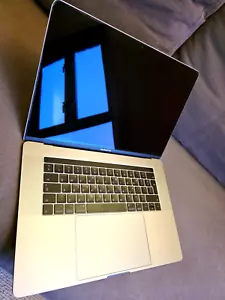 APPLE MACBOOK PRO RETINA 15 i7-6820HQ 16 Go 512 Go RADEON PRO A1707 2016 13,3 1 AN W - Photo 1/12