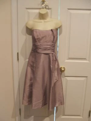 NUEVO CON ETIQUETAS $169 Vestido de Ocasión Formal Estilo Londres Noches Sin Tirantes Cintura Enpire Talla 16 Foto 1 de 2