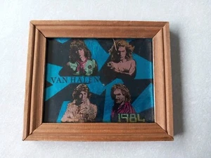QUADRO IN LEGNO CON CORNICE DI VAN HALEN - Quadro in lamina 5 x 6 pollici raro unico 1984 - Foto 1 di 5