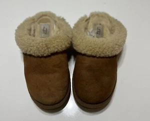 Zapatillas Ugg Talla 6 Gamuza Castaño S/N 1010473 - Imagen 1 de 11