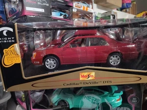 Maisto 2000 Cadillac Deville DTS Maisto 1:18 Diecast Modellauto UBER SELTEN ROT - Bild 1 von 13