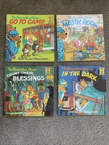Vintage Lot Of 4 Hardcover Bernstein Bears Books By Stan & Jan Berenstain Bright - Picture 1 of 1