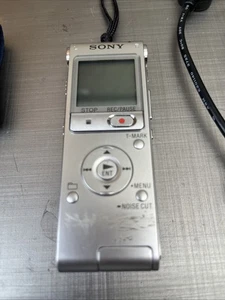 Grabadora de voz digital estéreo Sony ICD-UX512 2 GB MP3 plateada paquete de colección PROBADA - Imagen 1 de 9