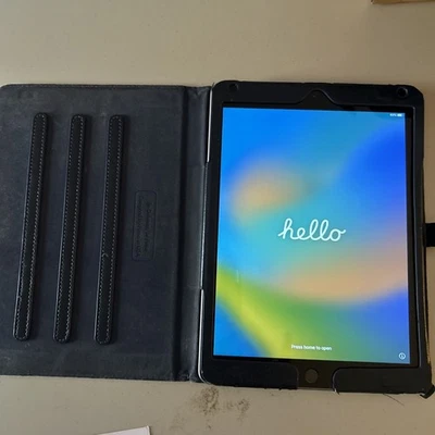 WiFi Only Apple iPad Air 5th Gen 128GB MP2H2LL/A - Issue With Charging Port. - Image 1 of 4