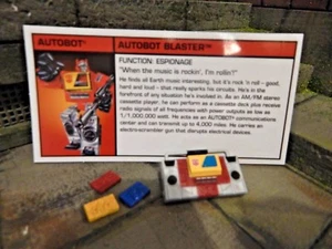 GI JOE ~ 2013 AUTOBOT BLASTER ~ SDCC TRANSFORMERS ~ con TARJETA DE ARCHIVO - Imagen 1 de 1