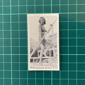Gertrude Michael cigarette card MURRAYS BATHING BELLES #39 1930s Vintage Antique