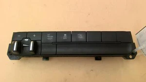 P68105206AC P68241363AA Trailer Brake Controller DODGE PICKUP 2500 17 - Picture 1 of 5