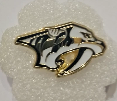 NHL ENAMEL PIN-NASHVILLE PREDATORS-SHIP ALL THE PINS YOU BUY FOR $4.99