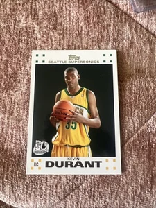 2007-2008 Topps Kevin Durant Rookie Card (White Border) - Picture 1 of 2