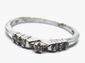 Delicado anillo apilable de diamantes en oro blanco de 14 k (0,10 quilates) t.w.) Talla 6,25 - Imagen 1 de 8