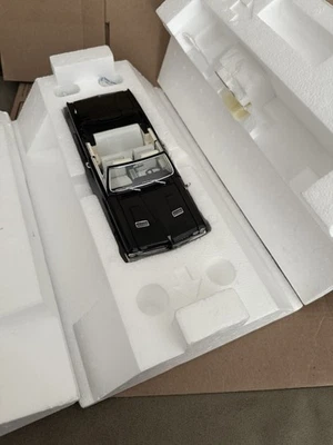 Franklin Mint 1:24 1964 Pontiac GTO Black/White New - Image 1 of 4