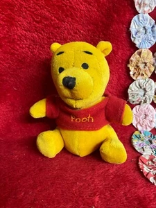 Disney Winnie Puuh Bär Plüsch Rassel Spielzeug - Bild 1 von 3