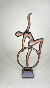 Hand carved wooden " Rhythmic Gymnastics With a Hoop big small " - Foto 1 di 5