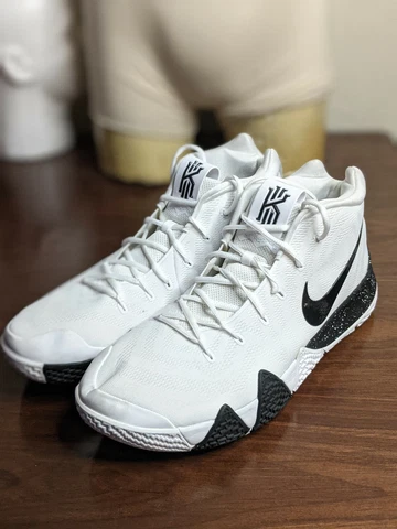 NBA Nike Kyrie Irving Azurie Elizabeth Basketball Shoes White/Black Size17 Cover
