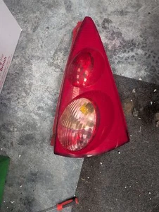 Cuadro de luces traseras Peugeot 107 O/S - Cuadro de luces traseras lado conductor - Imagen 1 de 7