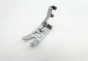 Sewing Machine All Purpose Slant Zig Zag Presser Foot "B" With Screw - Picture 1 of 2