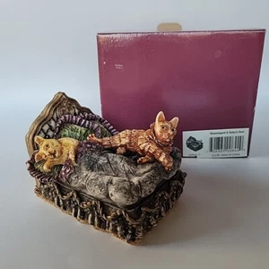 Harmony Kingdom Beauregard & Baby's Bed Trinket Box 2001 Clair de Lune Cats - Picture 1 of 11