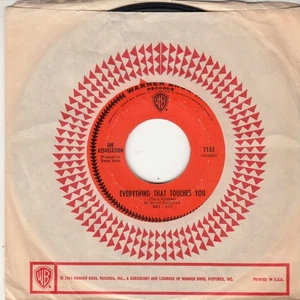 THE ASSOCIATION - EVERYTHING THAT TOUCHES YOU - ORIGINAL 45 - GREAT SHAPE - 1968 - Picture 1 of 2