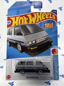 Hot Wheels 2022 #173 1986 Toyota Van Silver HCX37 J-Imports $Spedizione combinata$ - Foto 1 di 10